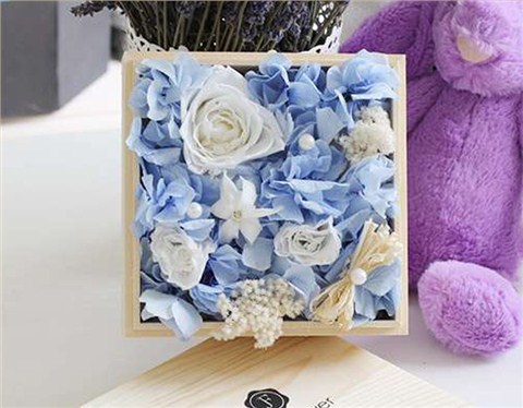 LOVIN ROSE花礼套装 永生花礼盒