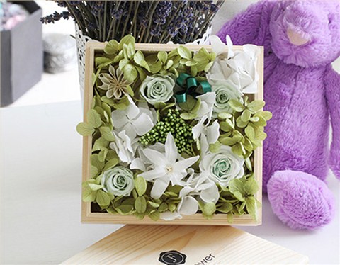LOVIN ROSE花礼套装 永生花礼盒